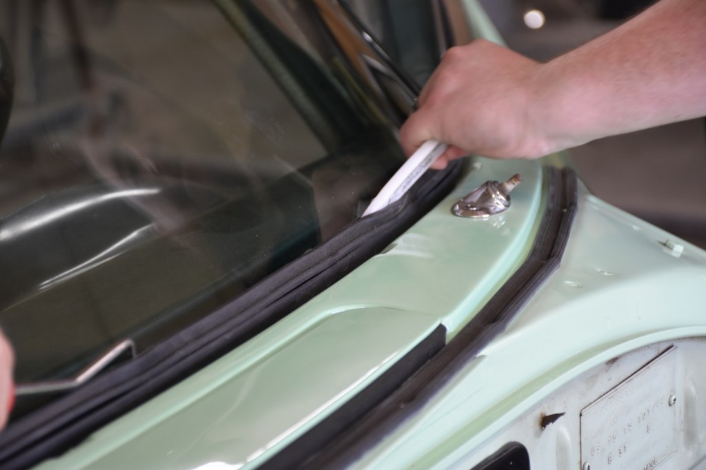 Seating the glass inside the gasket