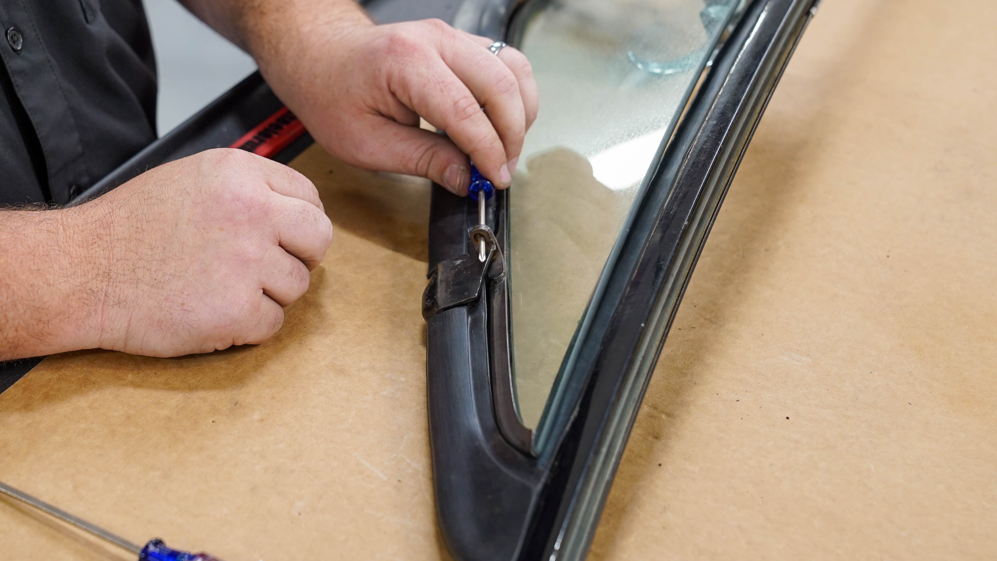 Checking alignment of pivot hinge