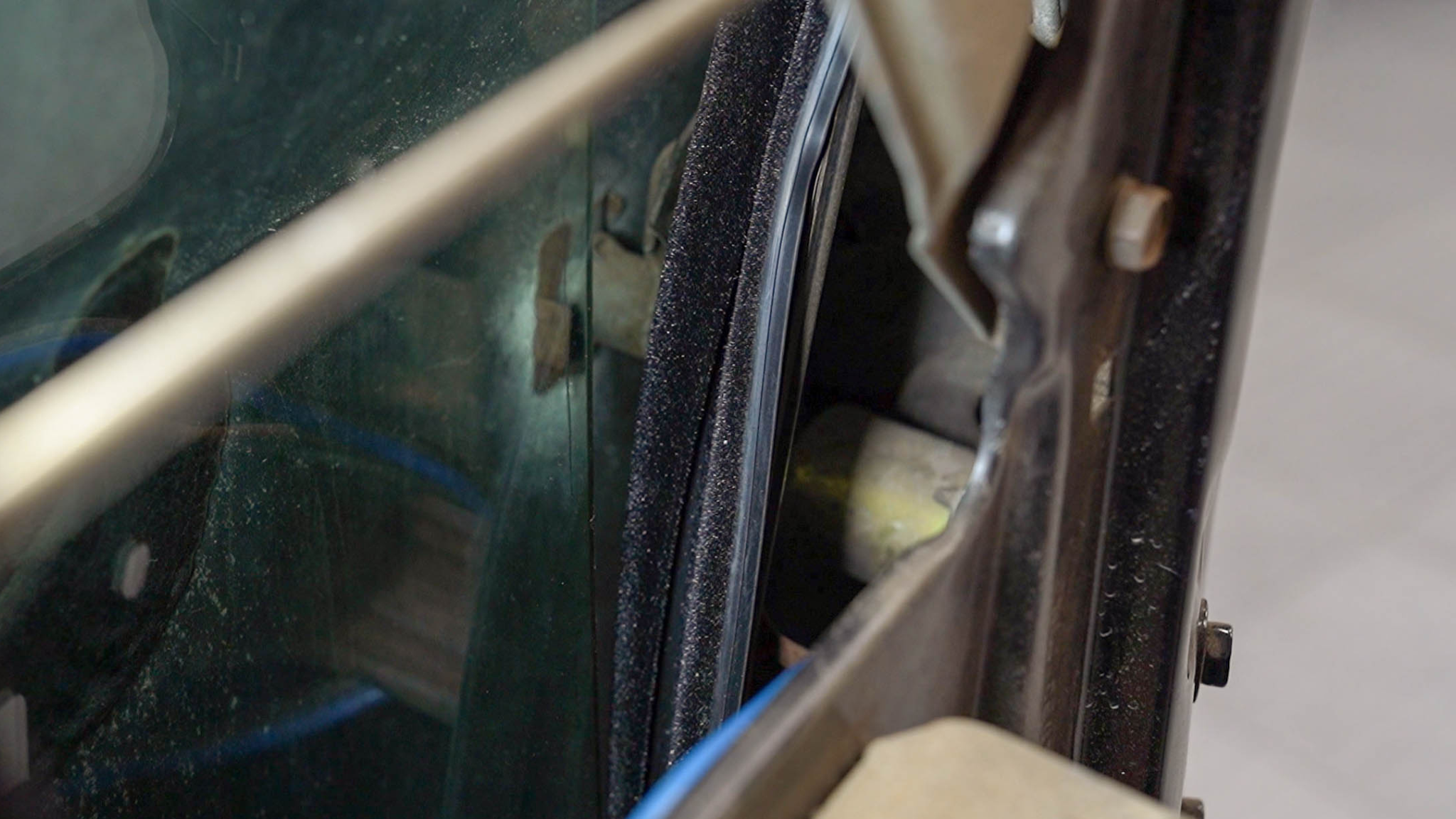 Interior window channel after loosening